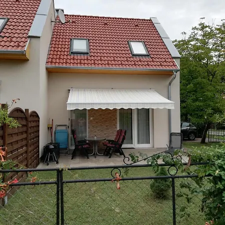 Fenyves 2 ****