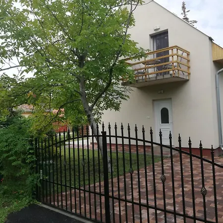 Fenyves 2 **** Apartment Balatonfenyves