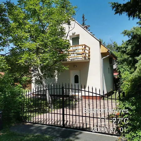 Apartment Fenyves 2 **** Balatonfenyves