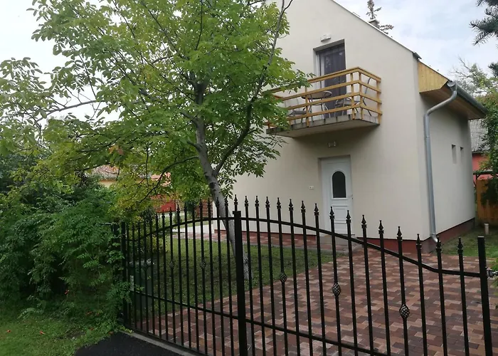 Fenyves 2 **** Апартаменты Балатонфеньвеш