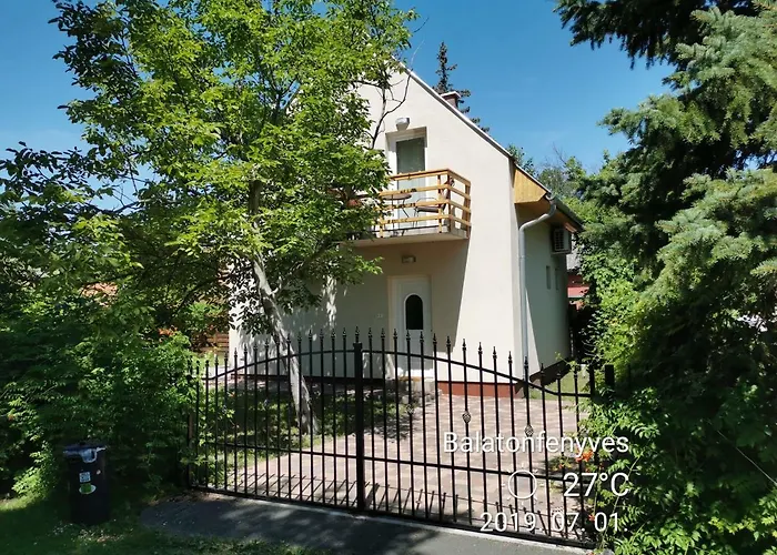 Апартаменты Fenyves 2 **** Балатонфеньвеш